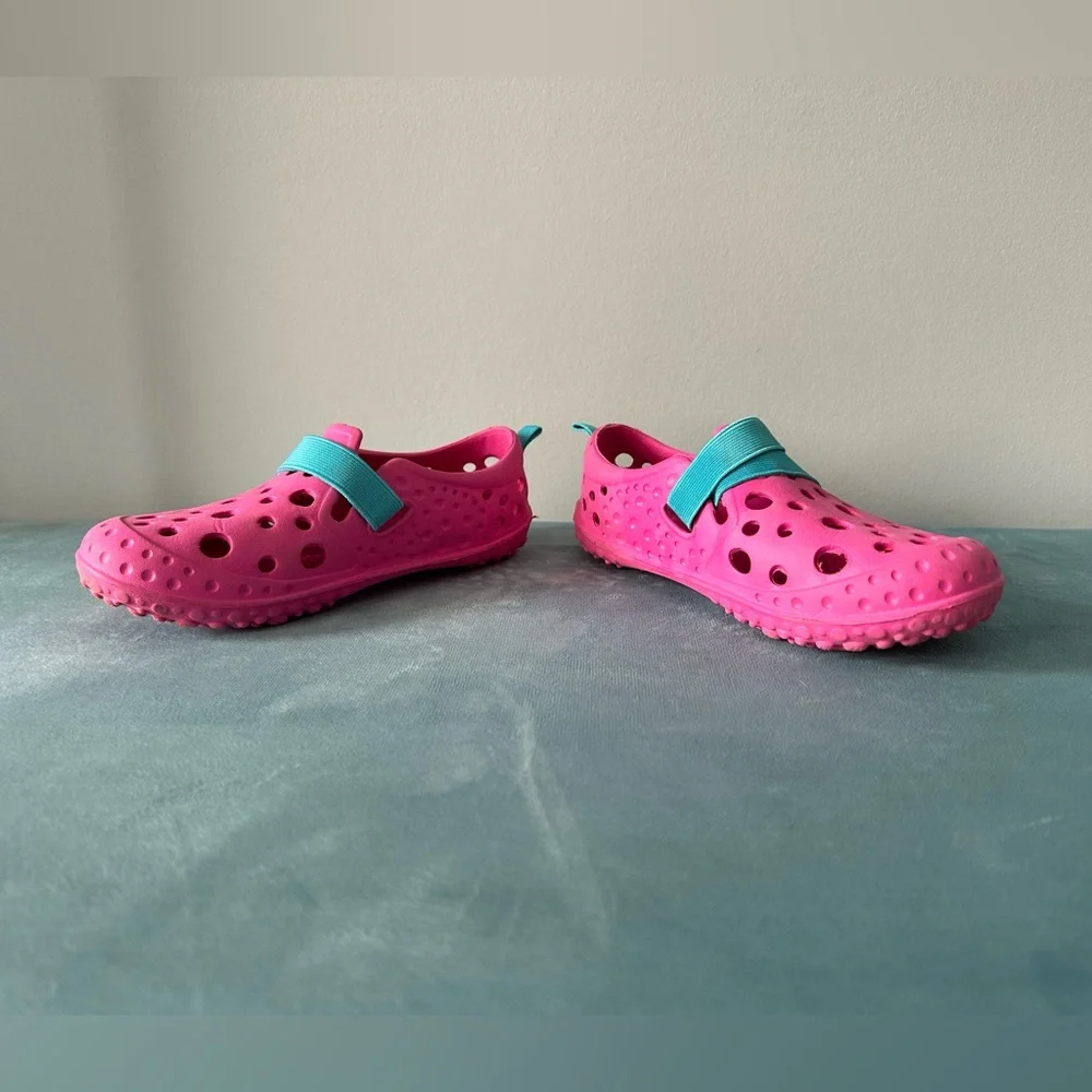 Western chief size 13 pink and teal water play shoes